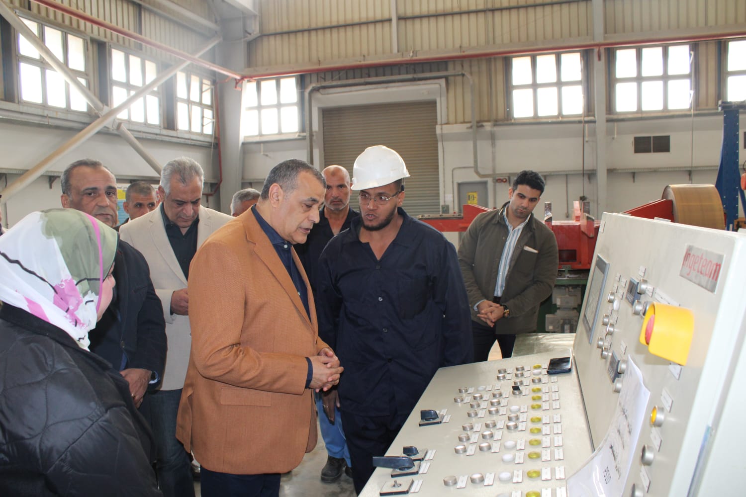 الإنتاج الحربي: مصنع 63 من أبرز المصانع ومنتجاته بتساعد في تقليل الفاتورة الاستيرادية 10 لقاء مع العاملين في المصنع