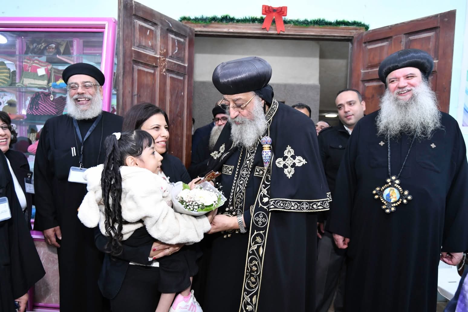 البابا تواضروس يتكلم عن "الاستجابة الإلهية" في اجتماع يوم الأربعاء من كنيسة العذراء بالمرج 4 1765402166 615 البابا تواضروس يتكلم عن الاستجابة الإلهية في اجتماع يوم الأربعاء