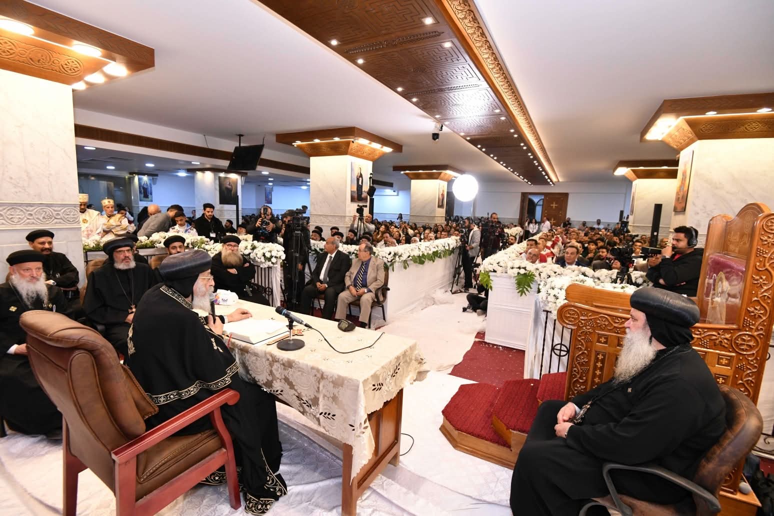 البابا تواضروس يتكلم عن "الاستجابة الإلهية" في اجتماع يوم الأربعاء من كنيسة العذراء بالمرج 5 1765402166 648 البابا تواضروس يتكلم عن الاستجابة الإلهية في اجتماع يوم الأربعاء