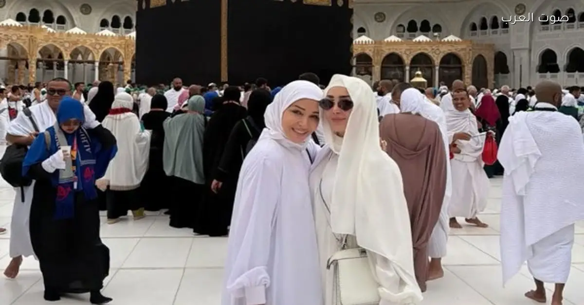 بسمة بوسيل تنشر صور من الحرم المكي وهي بتؤدي العمرة