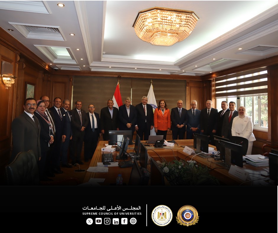 مستشار الرئيس يحضر بدء مقابلات مرشحين رئاسة جامعة بني سويف.. صور 3 صورة من المقابلات