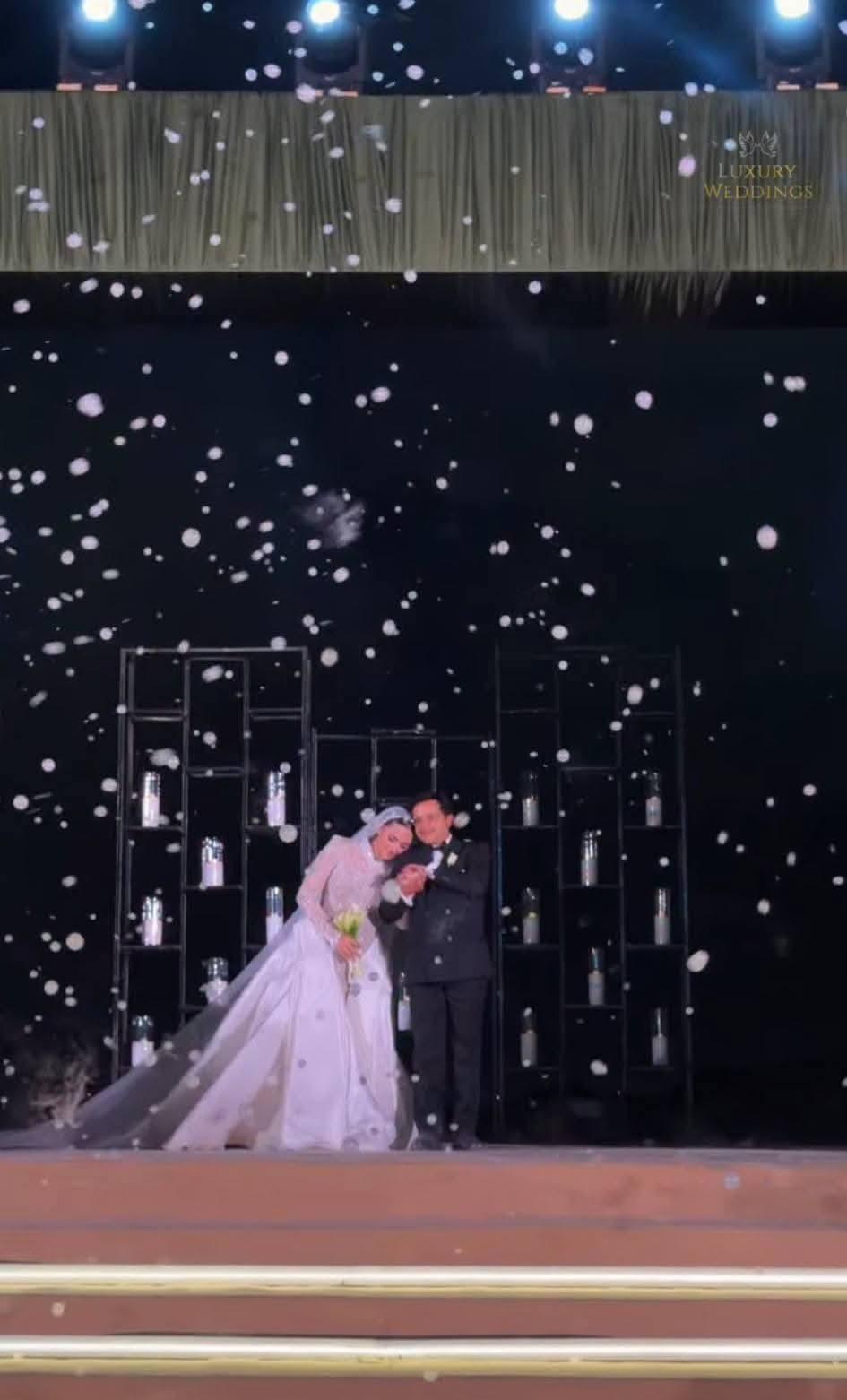 محمد هنيدي يحتفل بزفاف ابنته برقصات وأحضان مليانة حب 6 1765566439 222 محمد هنيدي يحتفل بزفاف ابنته برقصات وأحضان مليانة حب