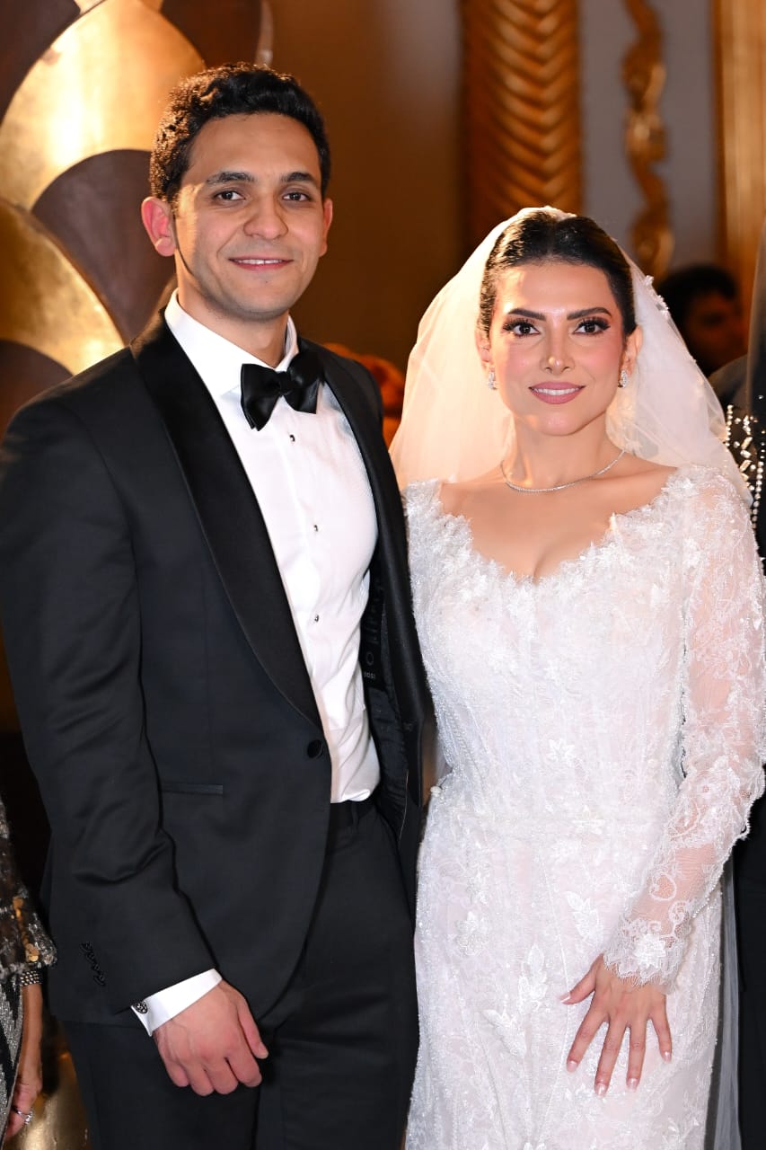 أفراح النجوم في يوم واحد.. هنيدي ونادية مصطفى يحتفلوا بابنتيهما وزفاف دارين حداد 5 1765612516 868 أفراح النجوم في يوم واحد هنيدي ونادية مصطفى يحتفلوا بابنتيهما