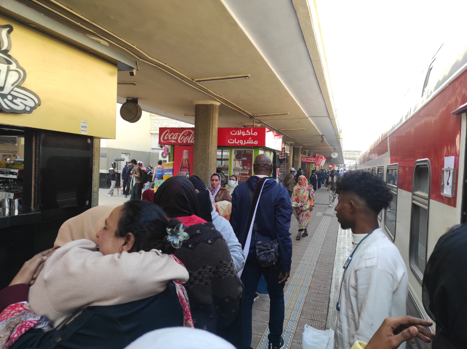 سكك حديد مصر مستمرة في نقل الإخوة السودانيين في مشروع العودة الطوعية 5 1765629319 241 سكك حديد مصر مستمرة في نقل الإخوة السودانيين في مشروع