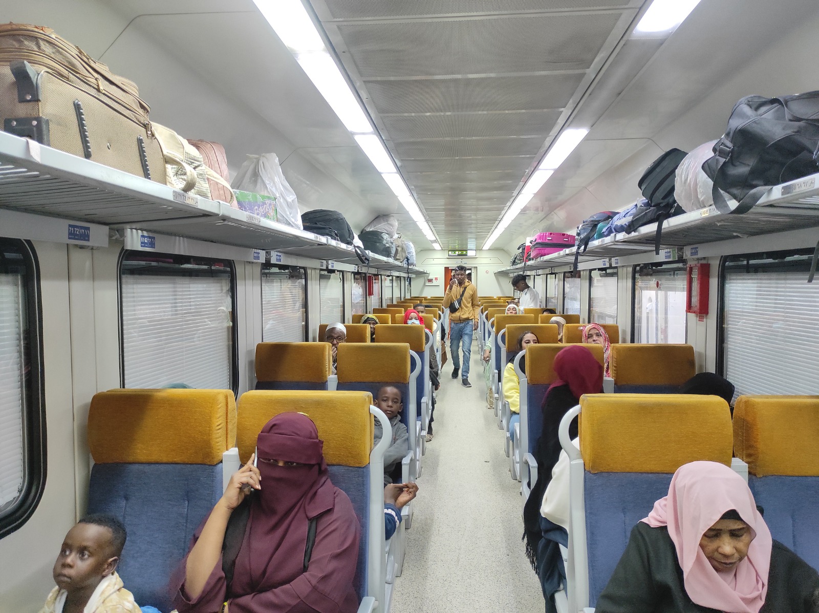 سكك حديد مصر مستمرة في نقل الإخوة السودانيين في مشروع العودة الطوعية 4 1765629319 420 سكك حديد مصر مستمرة في نقل الإخوة السودانيين في مشروع