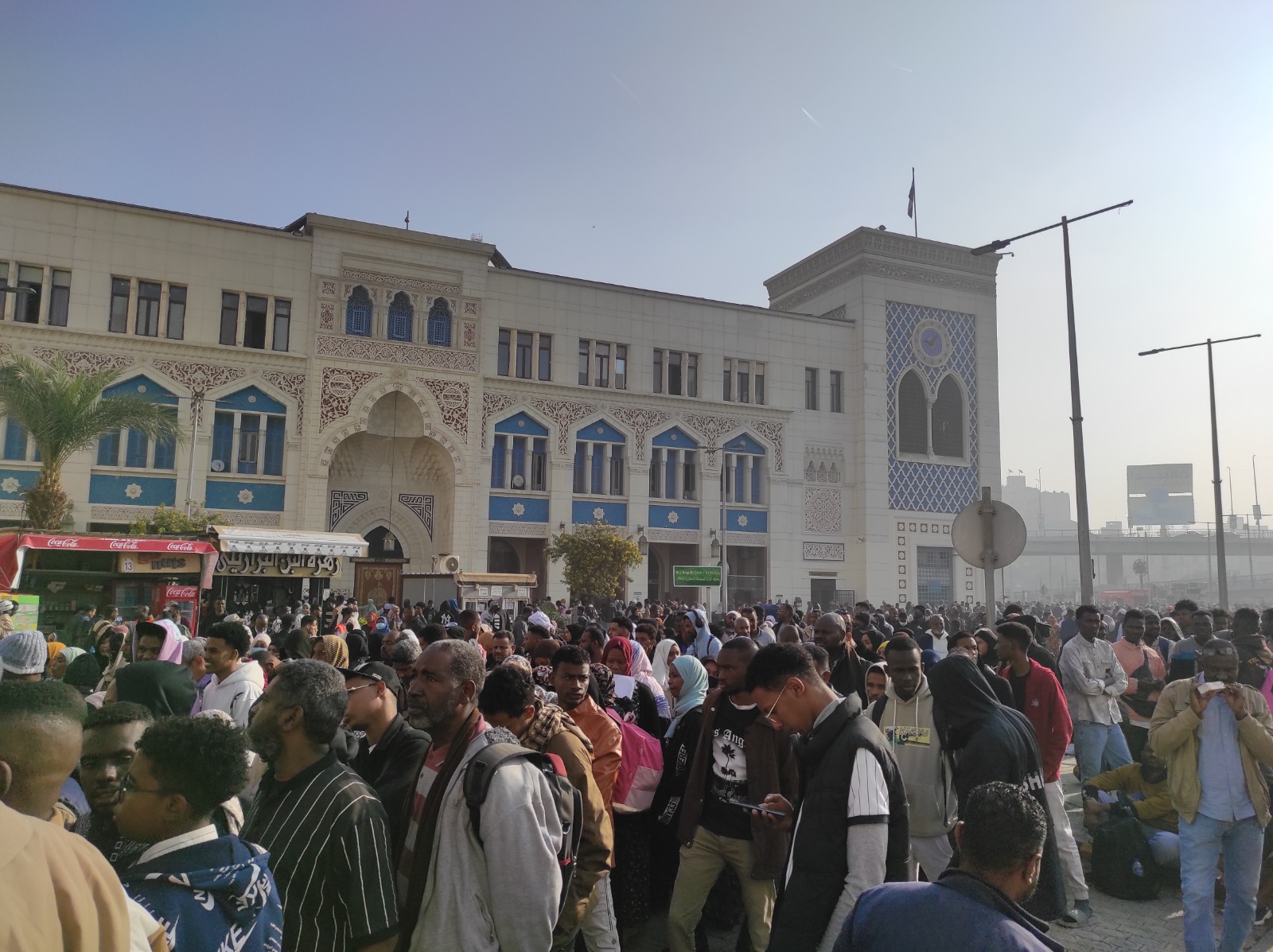 سكك حديد مصر مستمرة في نقل الإخوة السودانيين في مشروع العودة الطوعية 6 1765629319 604 سكك حديد مصر مستمرة في نقل الإخوة السودانيين في مشروع