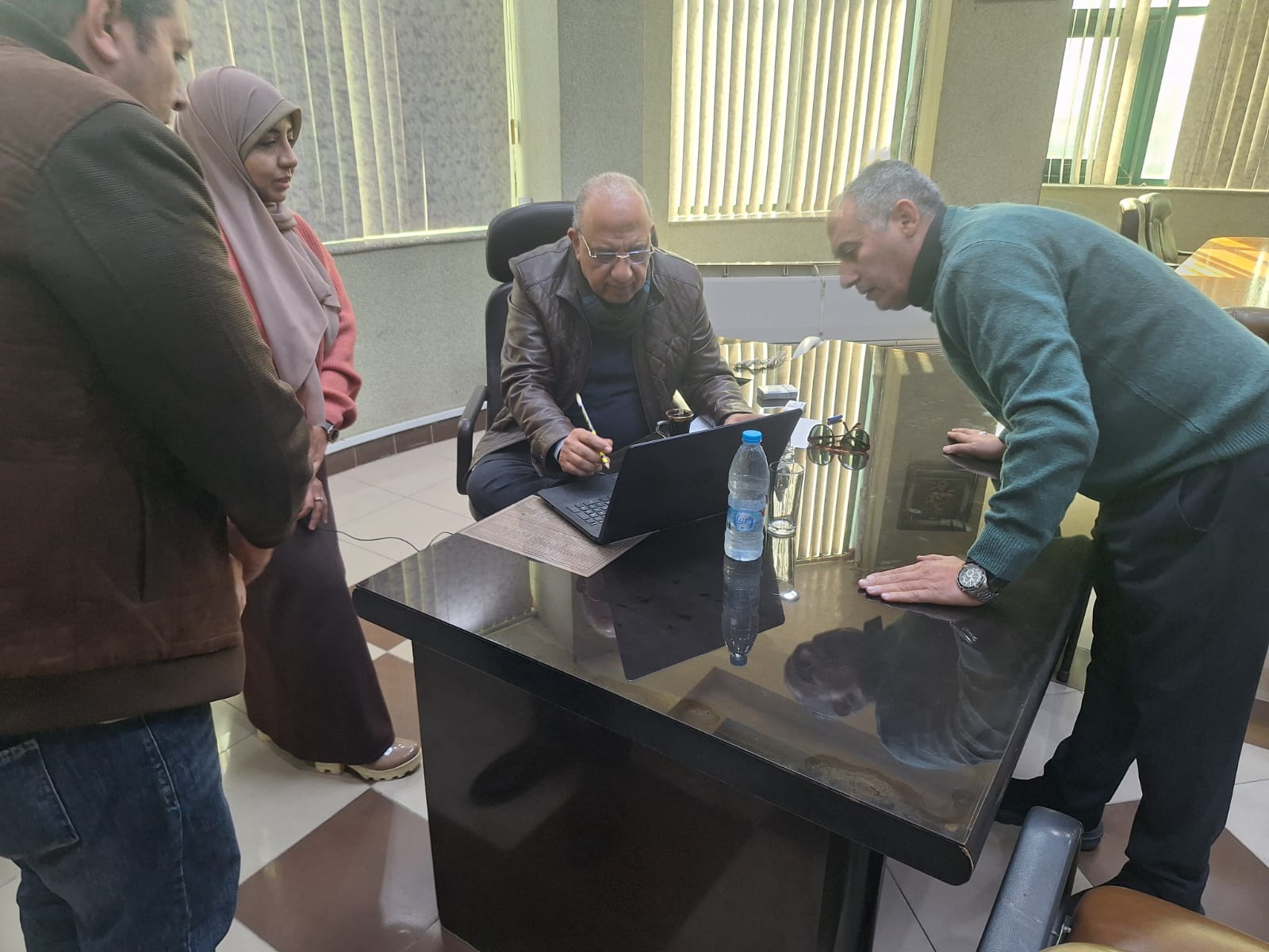 وزير الكهرباء يقوم بجولة مفاجئة: المواطن له حق في خدمة كويسة 3 1765633696 773 وزير الكهرباء يقوم بجولة مفاجئة المواطن له حق في خدمة