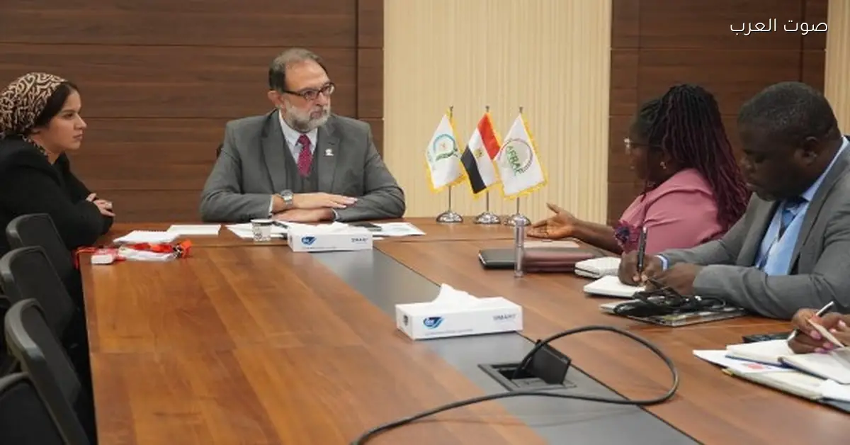 اجتماع بين رئيس هيئة سلامة الغذاء ورئيسة الهيئة الليبيرية خلال منتدى AFRAF في القاهرة