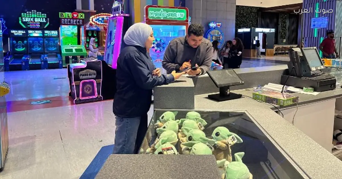 العمل تحذر 897 منشأة وتحرر 805 محاضر مخالفات قانونية