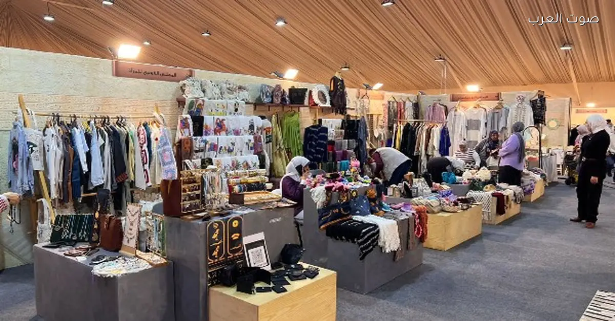 المجلس القومي للمرأة بيدعم رائدات الأعمال وبيظهر الحرف اليدوية في معرض تراثنا 2025