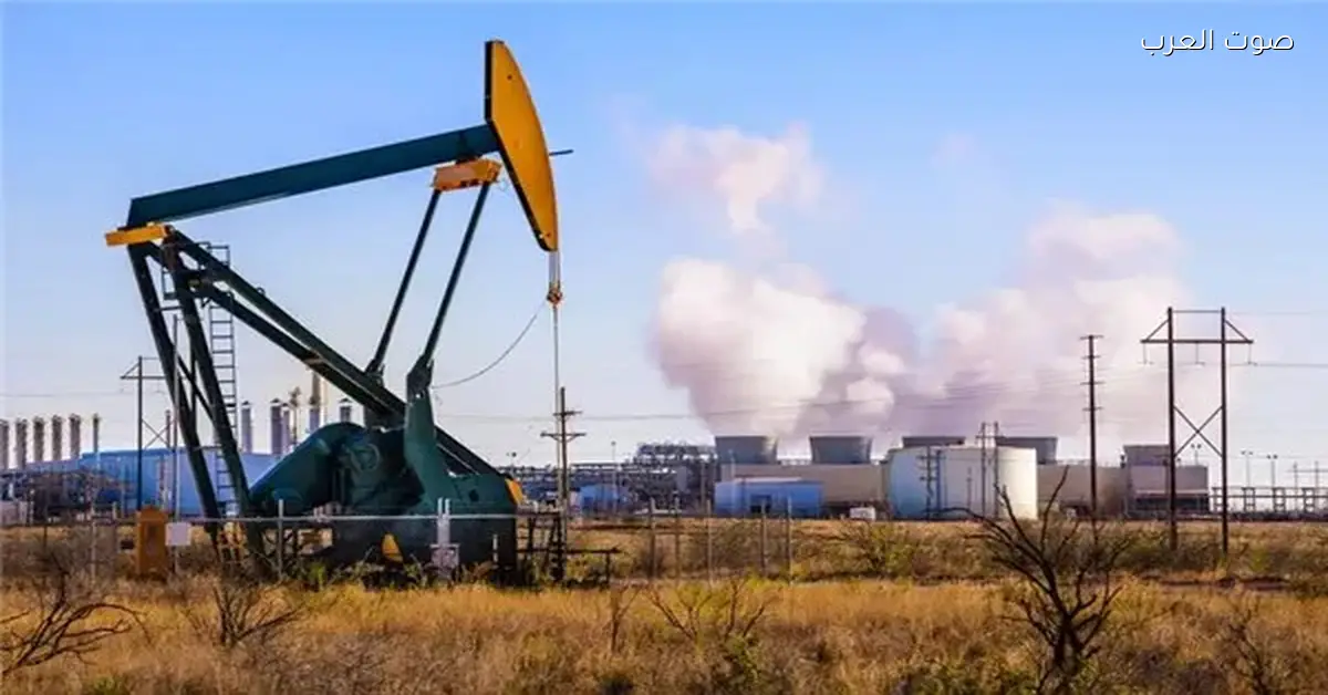 النفط ثابت في آسيا وسط انتظار خفض الفائدة وانخفاض كبير في المخزونات الأمريكية