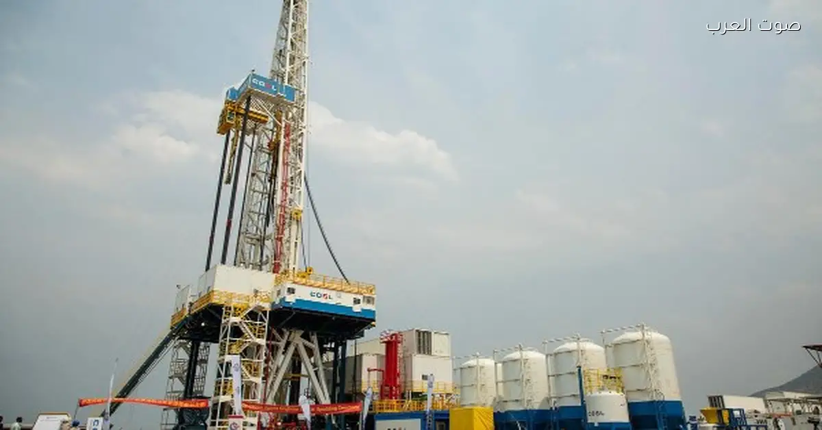 تراجع أسعار النفط مع انتظار نتائج محادثات أوكرانيا وقرار الفائدة الأمريكية