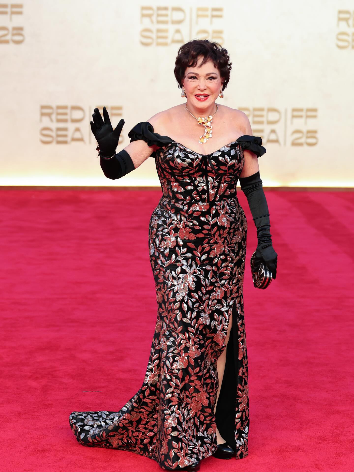 جوائز السوق وعرض جوازة ولا جنازة إيه اللي حصل في