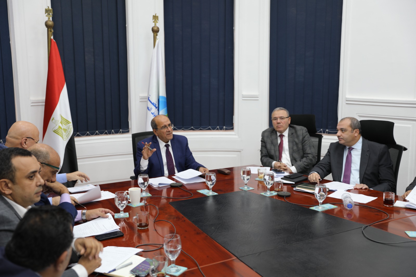 رئيس القابضة للمياه يناقش مع قيادات الشركة سبل تحسين خدمات المياه للمواطنين 2 رئيس القابضة للمياه يناقش مع قيادات الشركة سبل تحسين خدمات