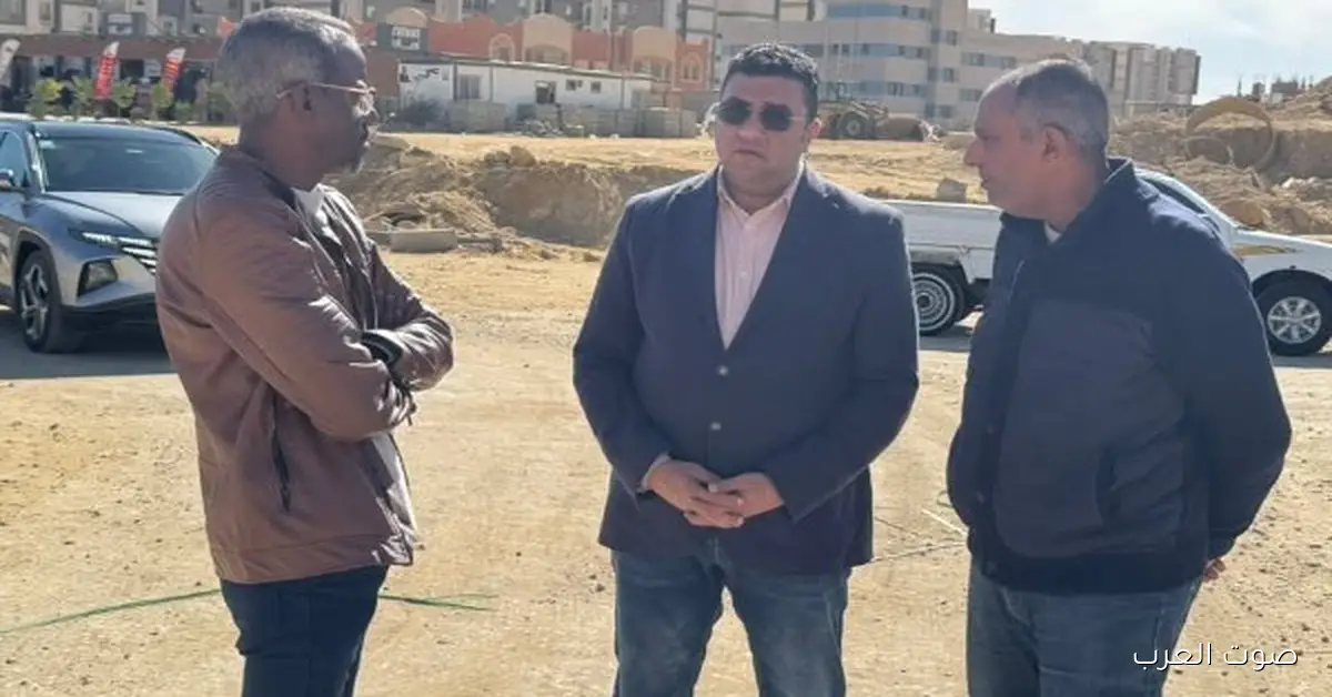 رئيس القاهرة الجديدة يزور مواقع أعمال الطرق في مشروعي “جنة” و”سكن مصر”