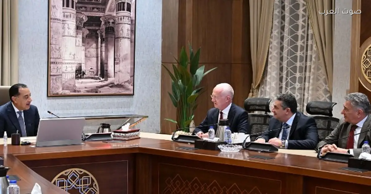 رئيس الوزراء: شركة فيكا الفرنسية شريك مهم للحكومة في صناعة الأسمنت