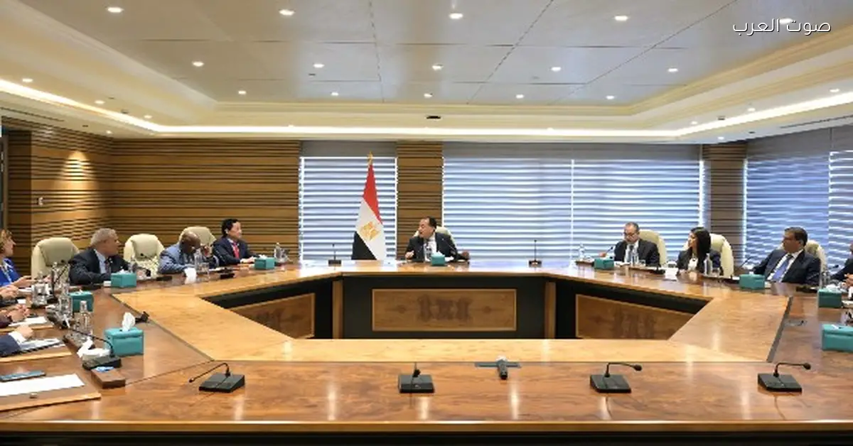 رئيس الوزراء يجتمع مع مدير منظمة الأغذية والزراعة للأمم المتحدة لتعزيز التعاون بين البلدين