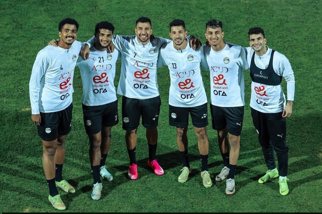 شوفوا منتخب مصر وهو يتدرب قبل مباراة نيجيريا الودية استعدادًا