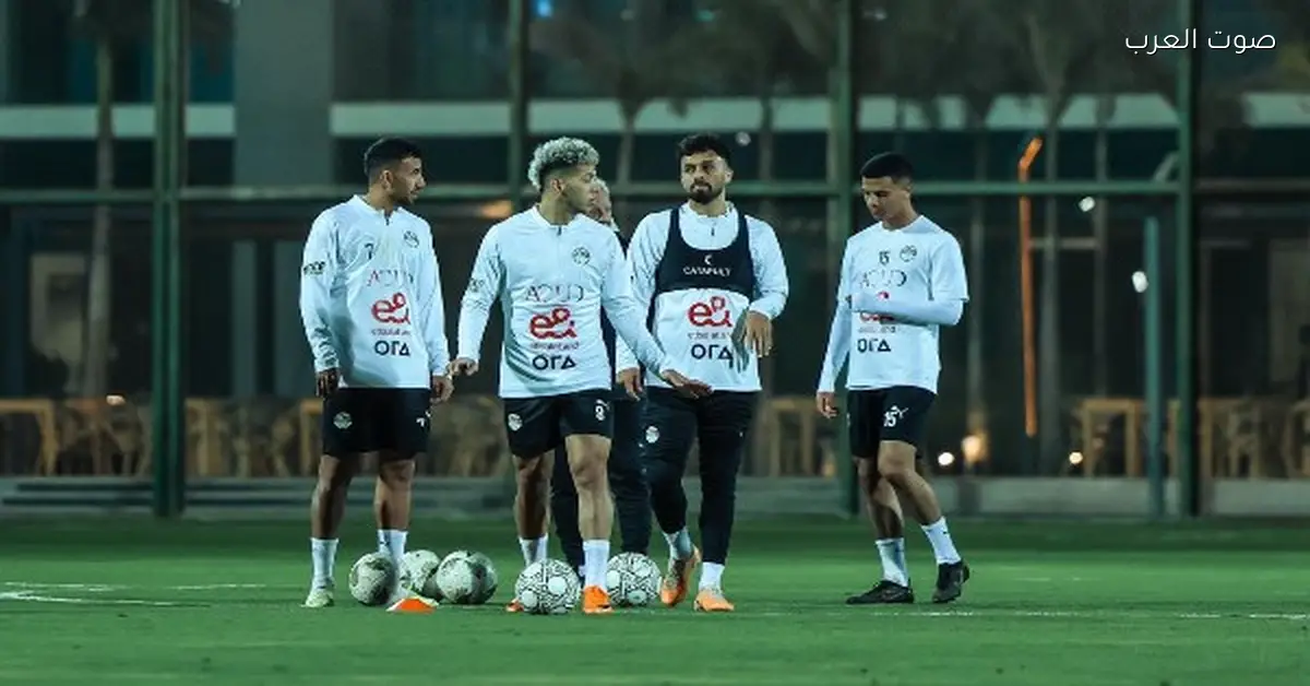 طارق أبو العينين يحضر تدريب منتخب مصر المسائي استعدادًا لكأس أمم أفريقيا 2025