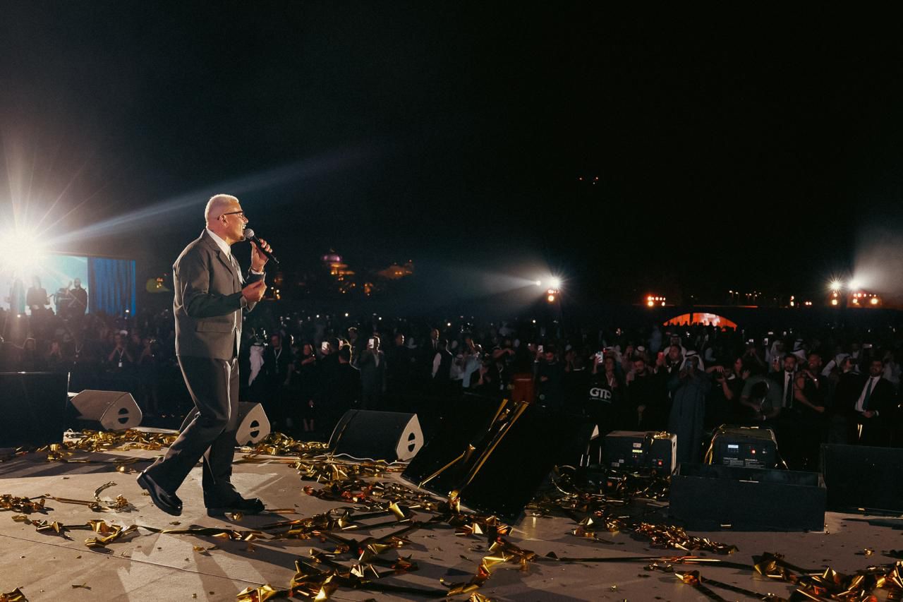 عمرو دياب يتألق في حفلة خاصة بأبو ظبي مع أغاني قمرين وليلي نهاري 2 عمرو دياب يتألق في حفلة خاصة بأبو ظبي مع أغاني