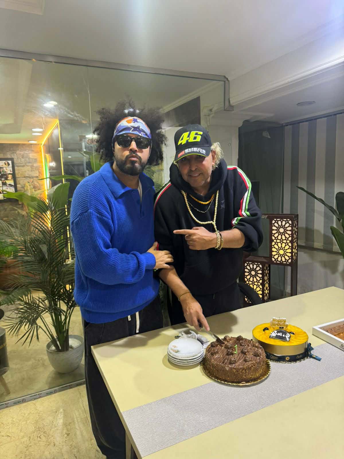 ليلة مبهجة.. عبدالفتاح الجريني وفريق روتانا يحتفلوا بسعيد إمام|صور 2 احتفال عيد الميلاد