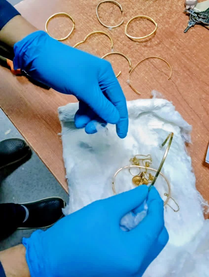 مسعف أمين يرجع ذهب بمليون جنيه لمصابين حادث طريق بنها الحر 2 مسعف أمين يرجع ذهب بمليون جنيه لمصابين حادث طريق بنها