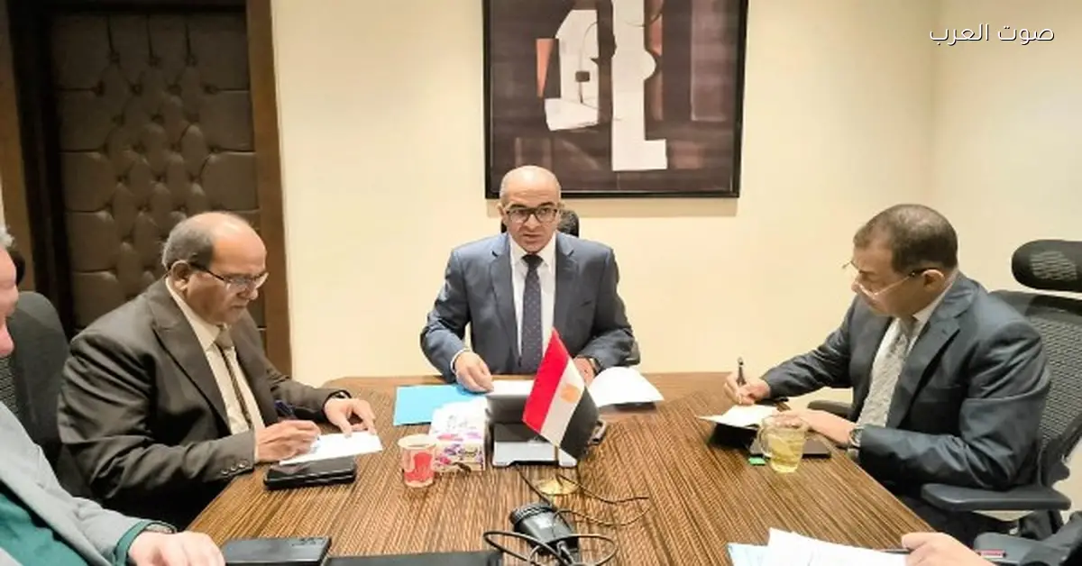 نائب وزير الإسكان يجتمع لمناقشة احتياجات شركات مياه الشرب والصرف الصحي من الطلمبات