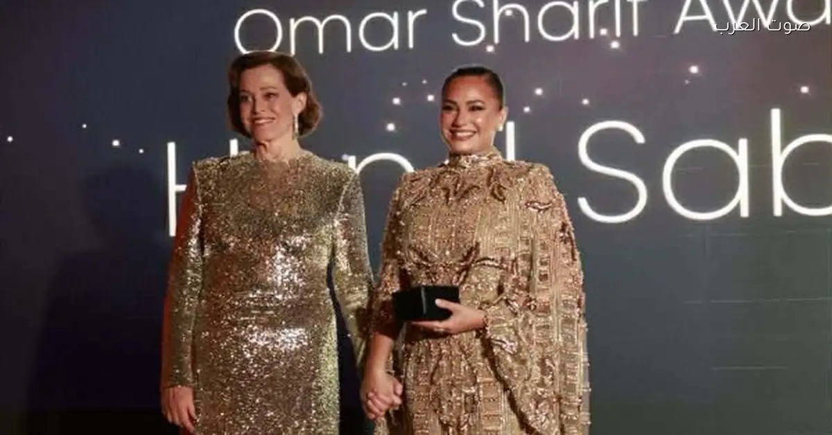 هند صبري تكسب جائزة عمر الشريف في مهرجان البحر الأحمر السينمائي