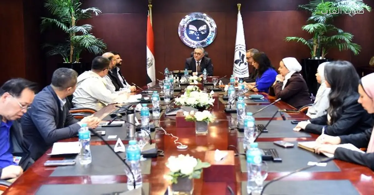 هيئة الاستثمار تناقش إنشاء مجمع صناعي للغزل والنسيج باستثمارات تبلغ 100 مليون دولار