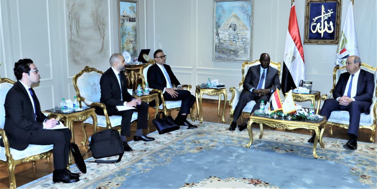 اجتماع وزير الطيران المدني