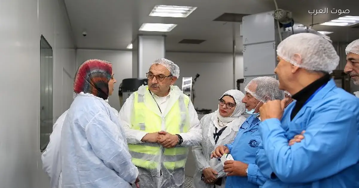 وزير قطاع الأعمال يثني على تحسين خطوط إنتاج شركة القاهرة للأدوية