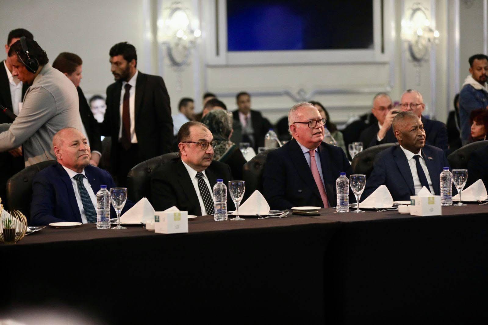 وزير قطاع الأعمال يعرض أداء الشركات في ملتقى المستثمرين الأفرو-آسيوي 2 وزير قطاع الأعمال يعرض أداء الشركات في ملتقى المستثمرين الأفرو آسيوي