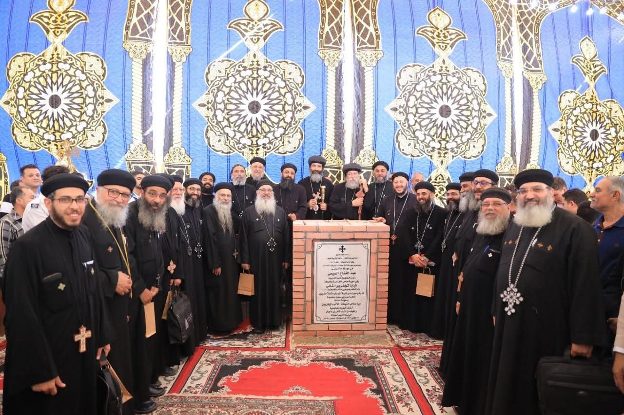 وضعوا حجر الأساس لكنيسة "الفرسان الثلاثة" في مدينة السادات 2 صورة لحجر الأساس