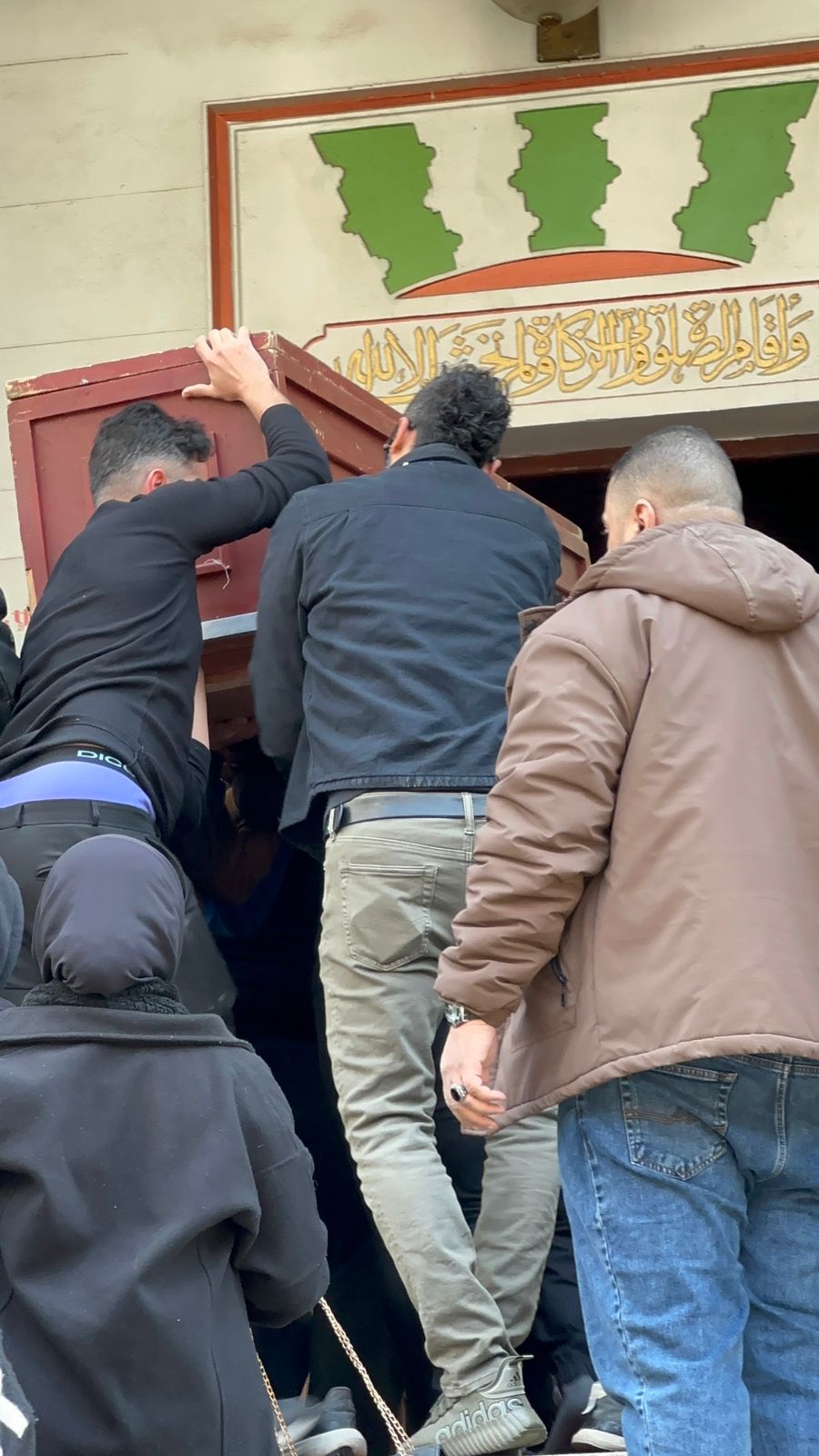 جنازة شقيقة إبراهيم سعيد من مسجد الإيمان بمكرم عبيد وسط